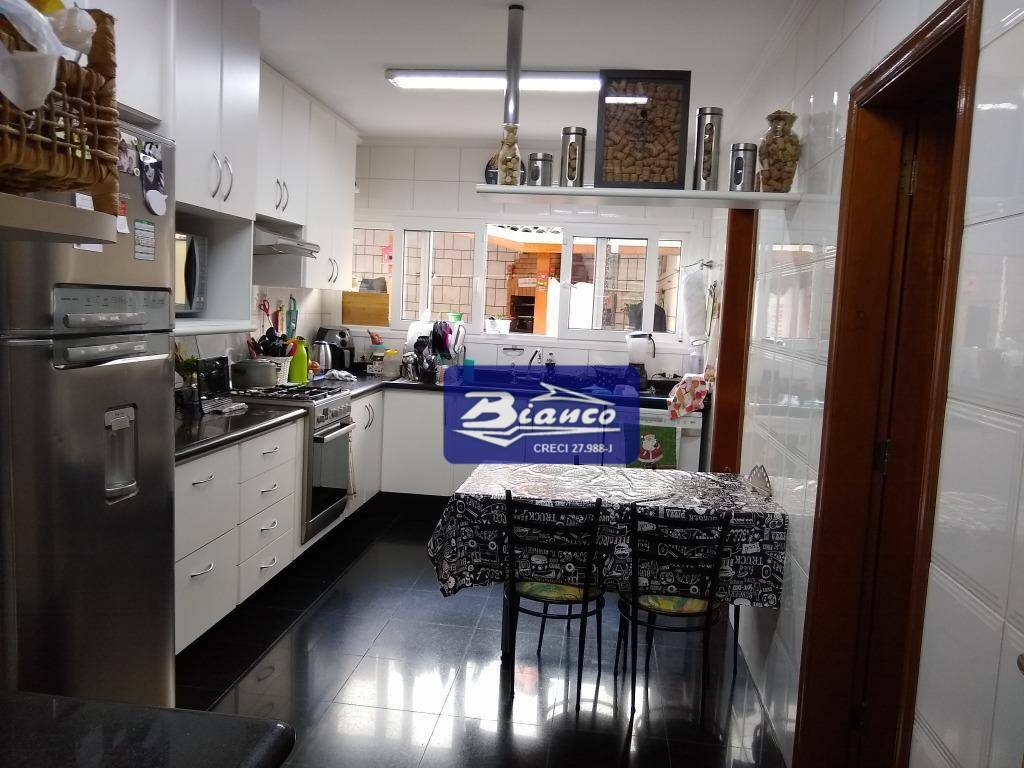 Sobrado à venda com 3 quartos, 330m² - Foto 41