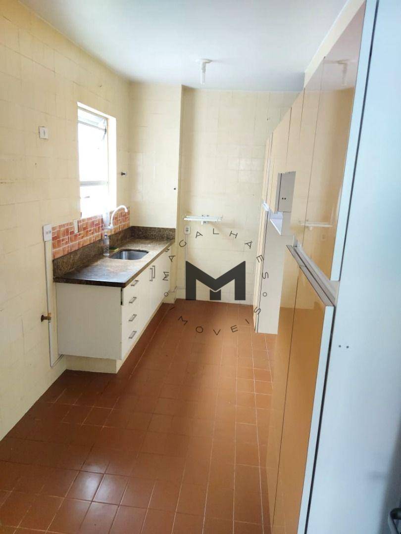 Apartamento à venda com 3 quartos, 130m² - Foto 2