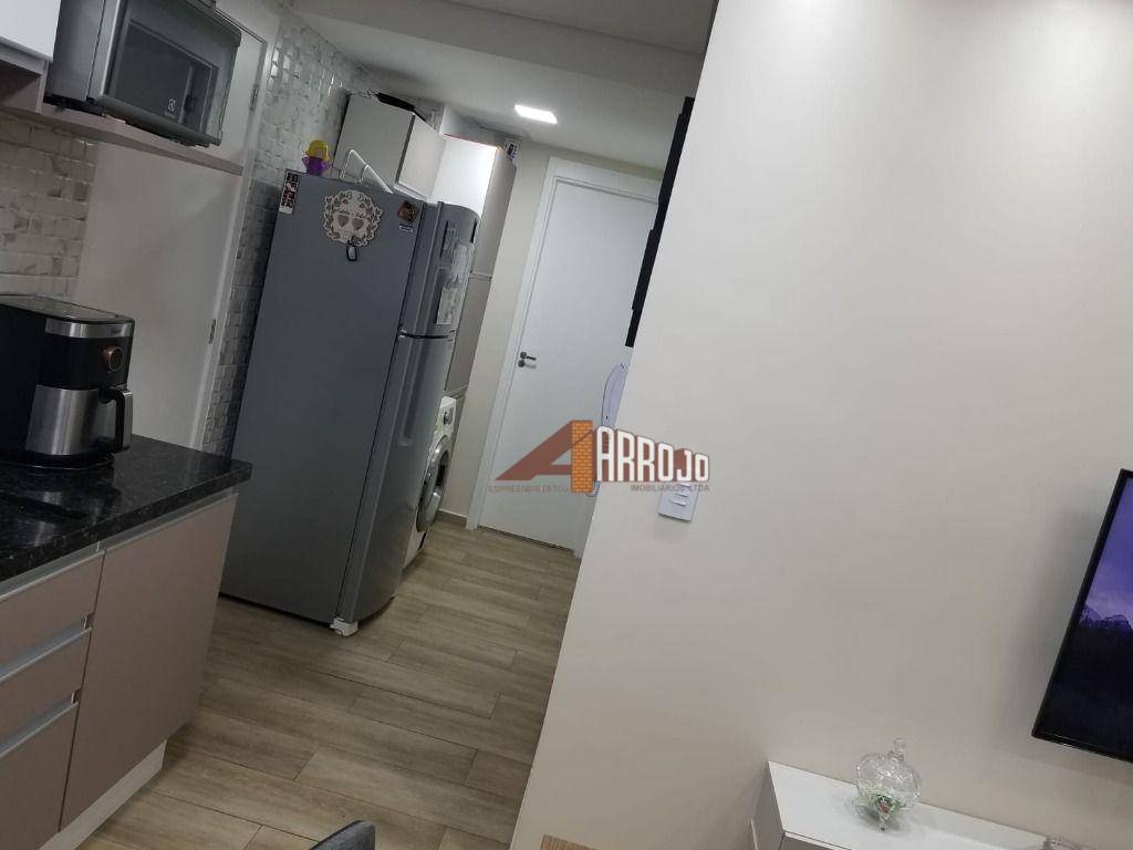 Apartamento à venda com 2 quartos, 38m² - Foto 13