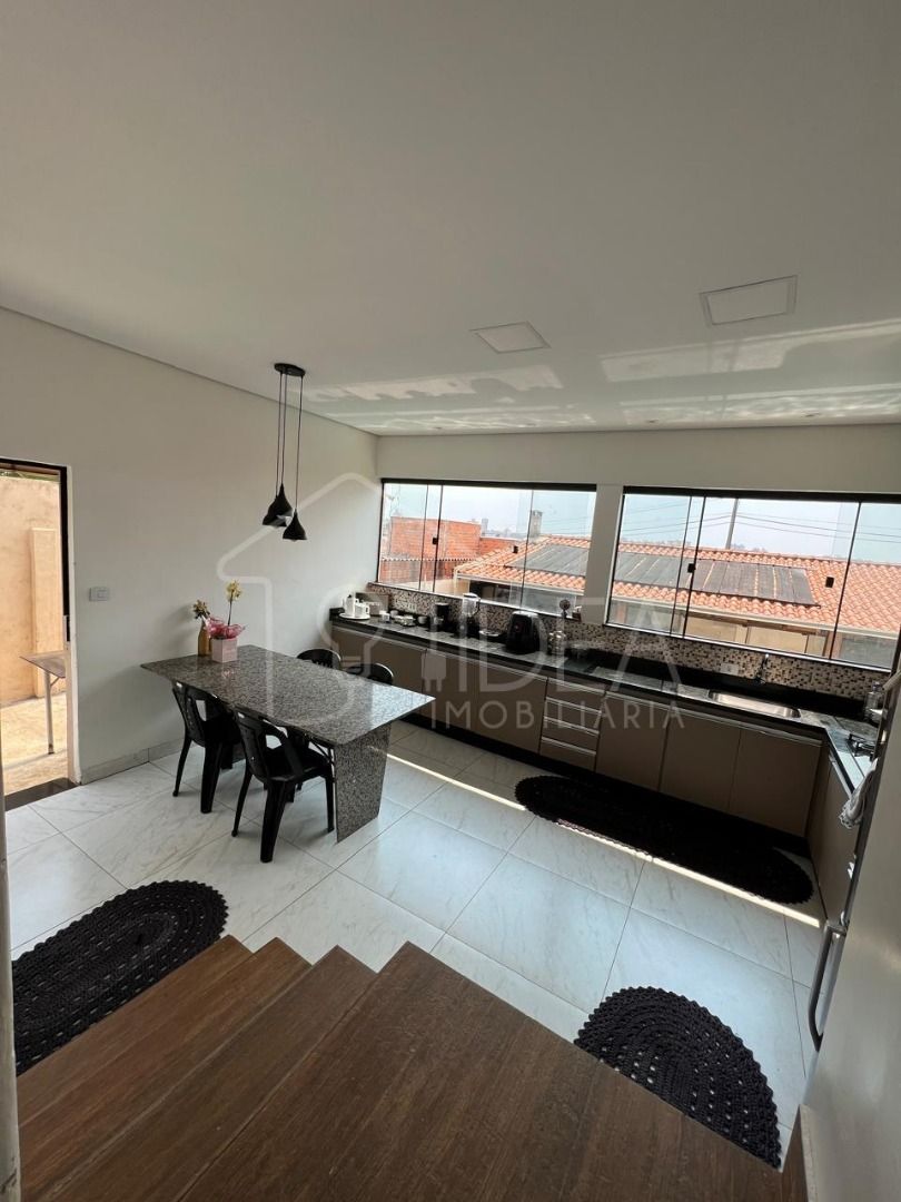 Casa à venda com 2 quartos, 145m² - Foto 5