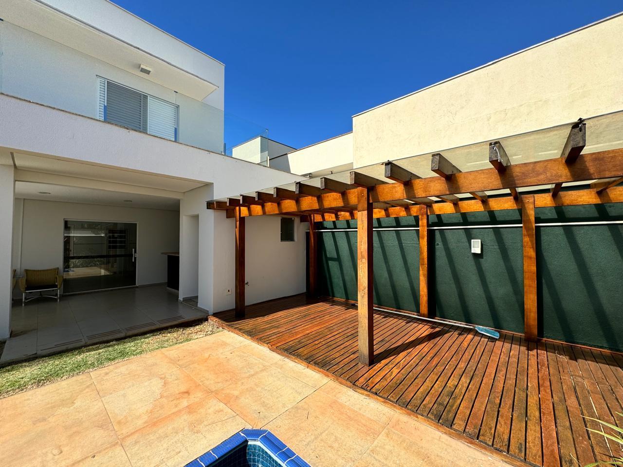 Casa de Condomínio para alugar com 3 quartos, 360m² - Foto 10