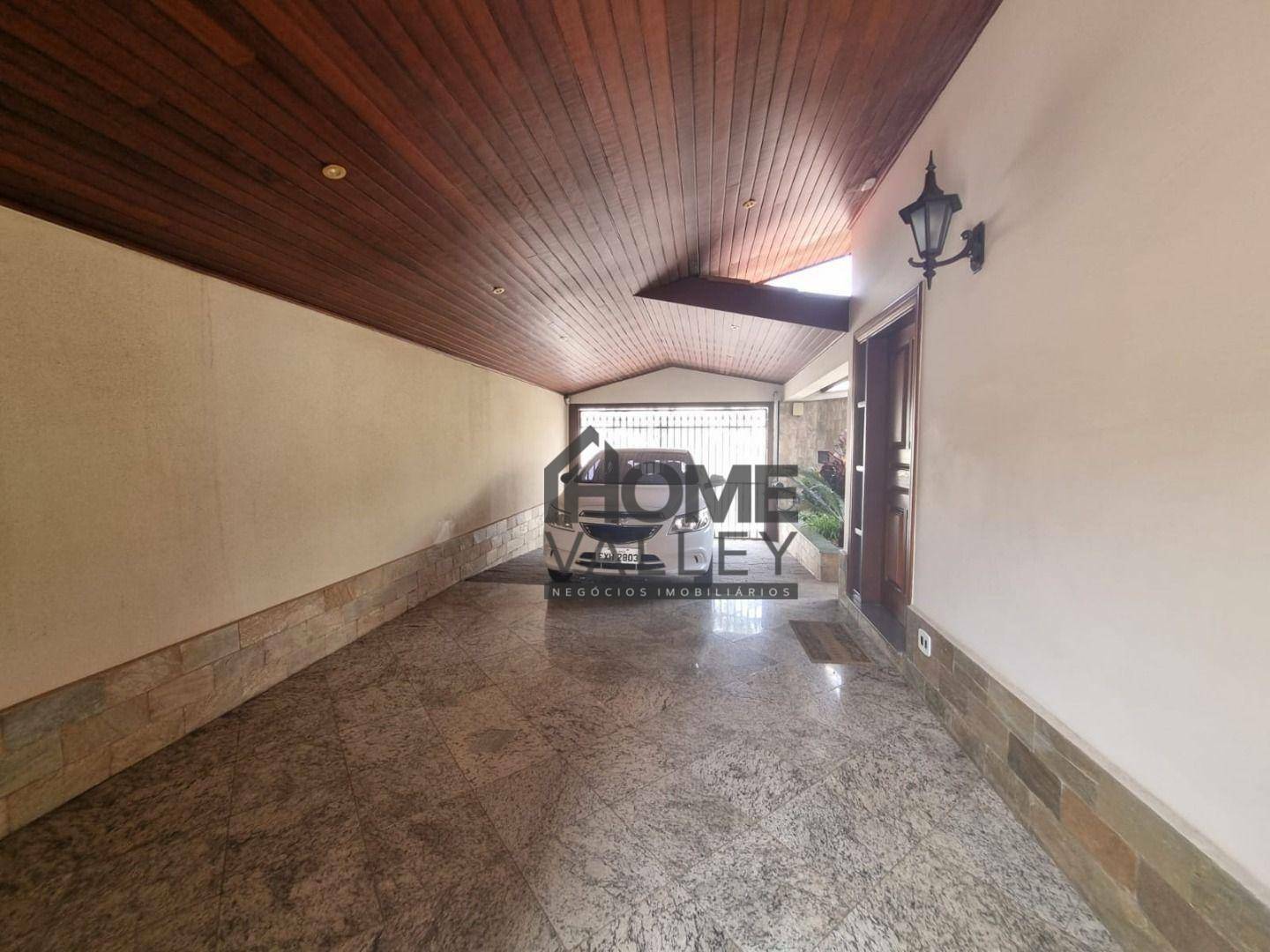 Casa à venda com 3 quartos, 211m² - Foto 9