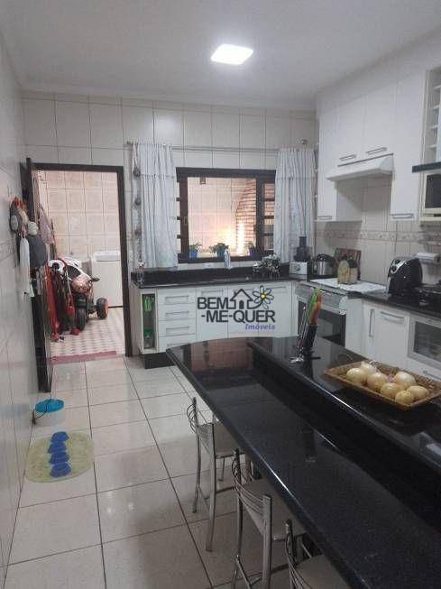 Sobrado à venda com 3 quartos, 200m² - Foto 22