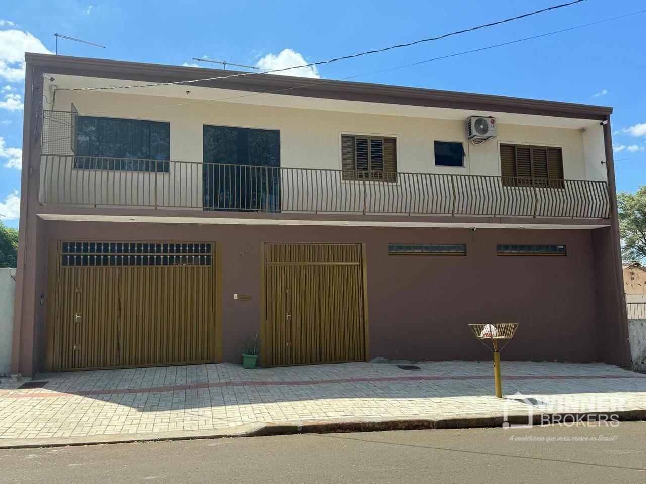 Sobrado à venda com 6 quartos, 351m² - Foto 2