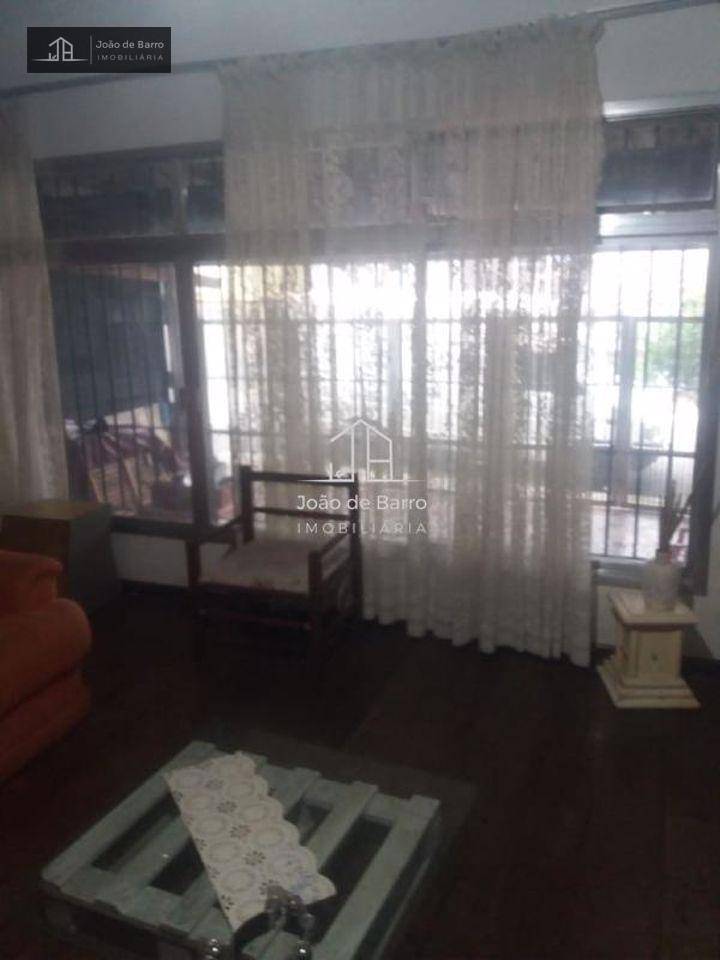 Sobrado à venda com 5 quartos, 228m² - Foto 2