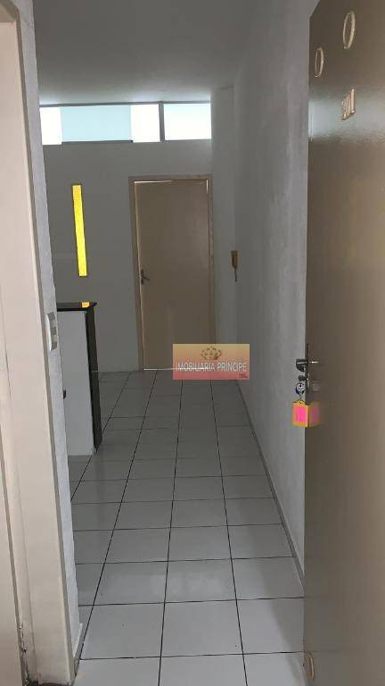 Apartamento para alugar com 1 quarto, 37m² - Foto 10