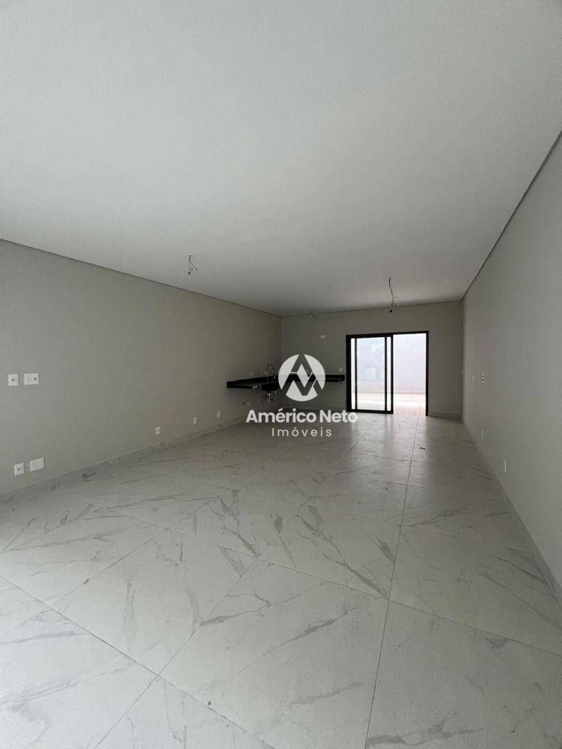 Sobrado à venda com 3 quartos, 220m² - Foto 3