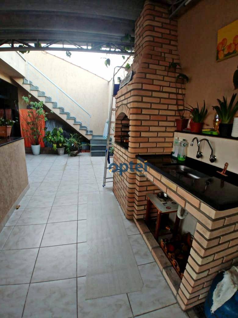 Casa à venda com 3 quartos, 300m² - Foto 1