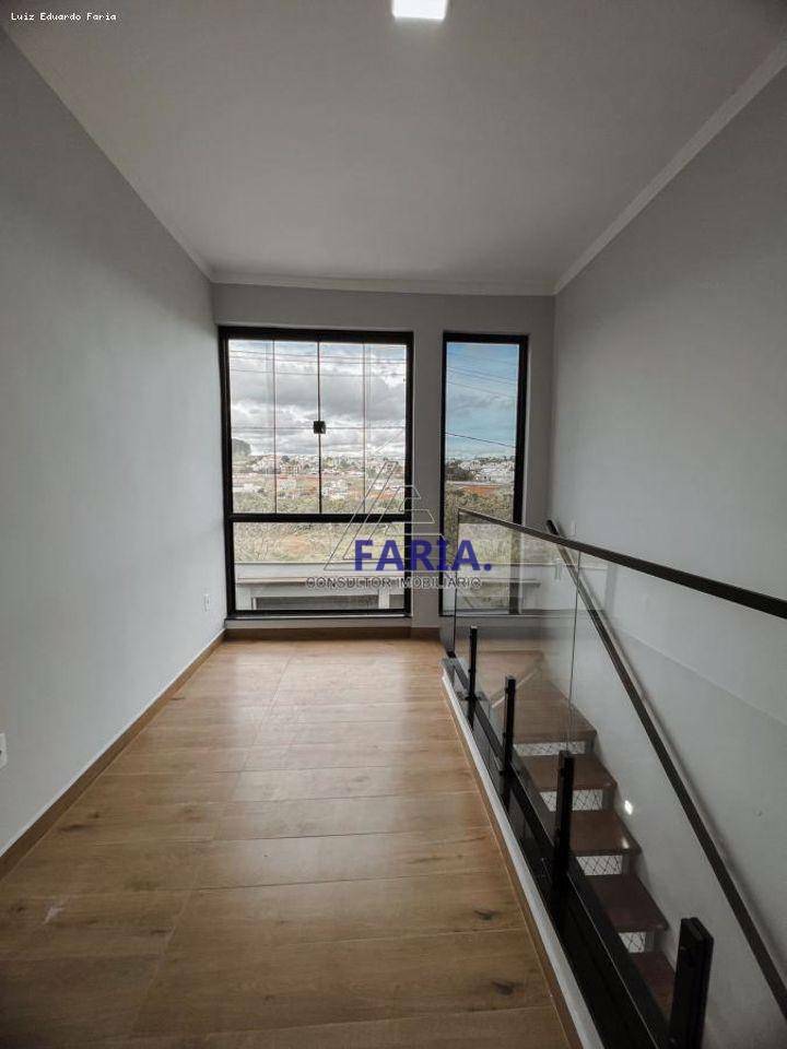 Casa à venda com 2 quartos, 122m² - Foto 12