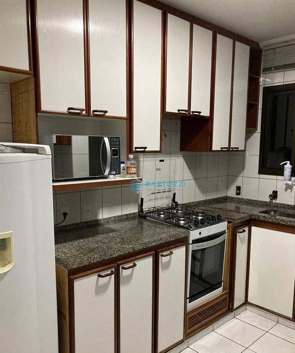 Apartamento à venda com 2 quartos, 72m² - Foto 4