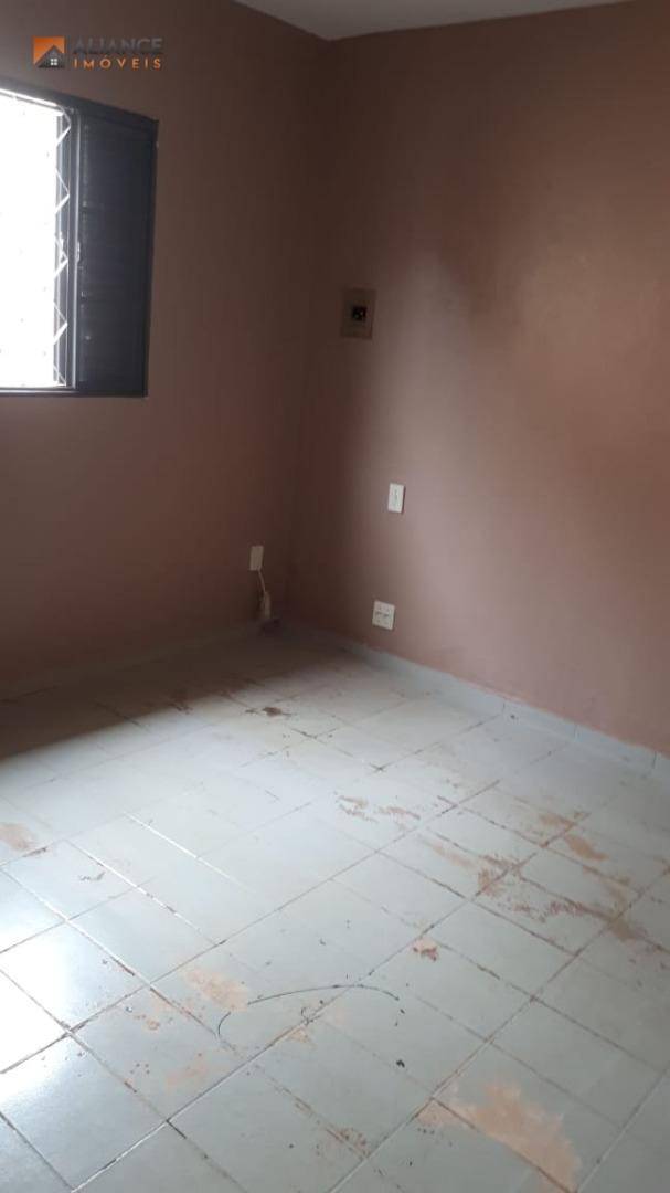 Casa para alugar com 1 quarto, 60m² - Foto 13