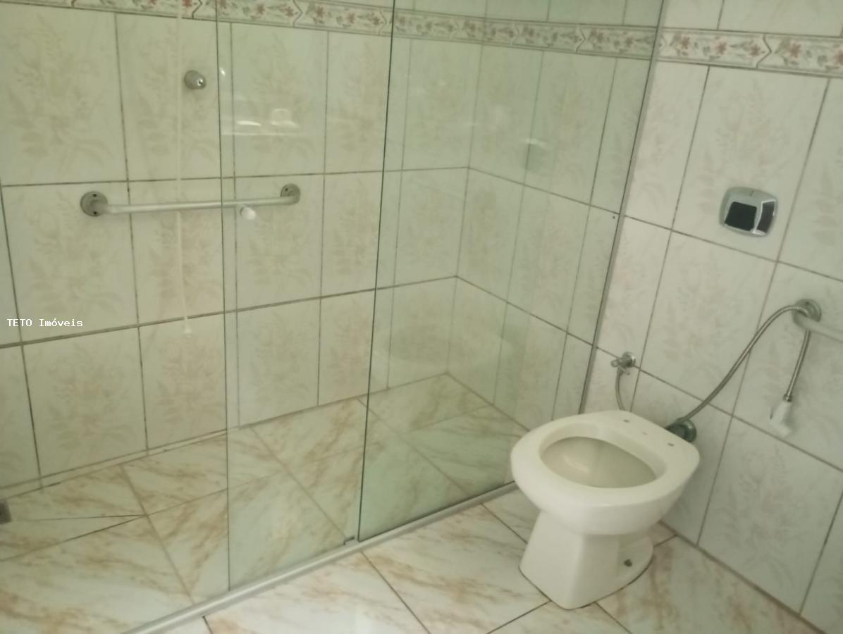 Casa para alugar com 3 quartos, 300m² - Foto 13