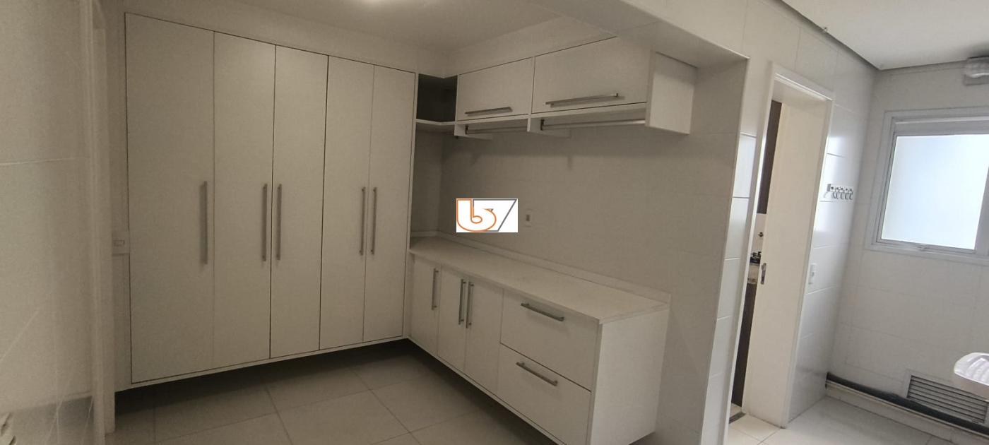 Apartamento para alugar com 3 quartos, 176m² - Foto 40