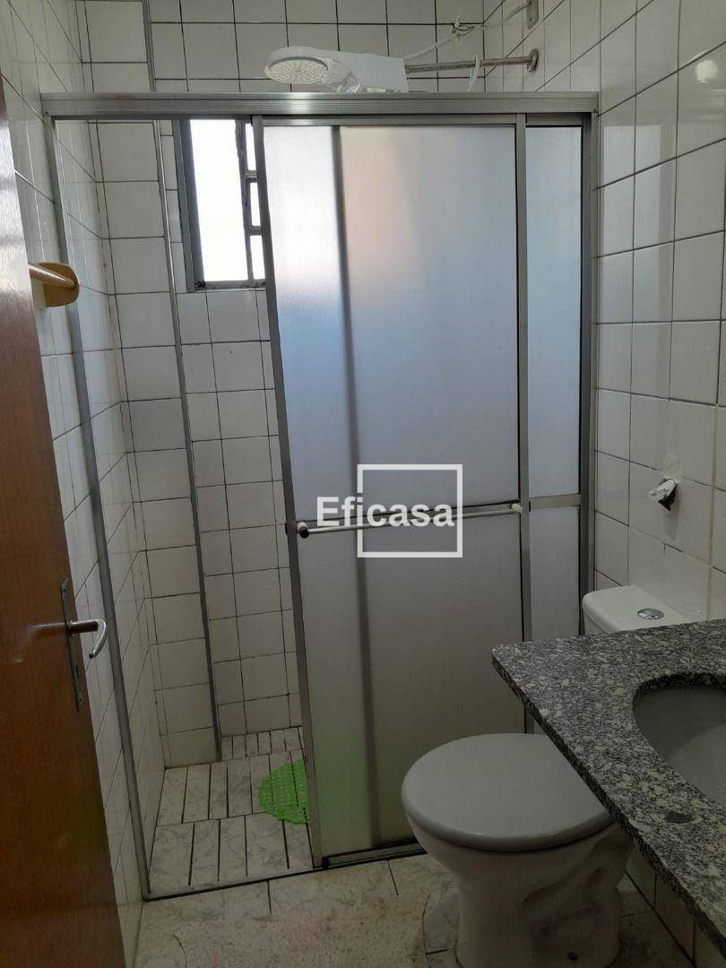 Apartamento à venda com 2 quartos, 70m² - Foto 3