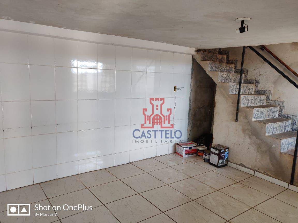 Casa à venda com 3 quartos, 69m² - Foto 2