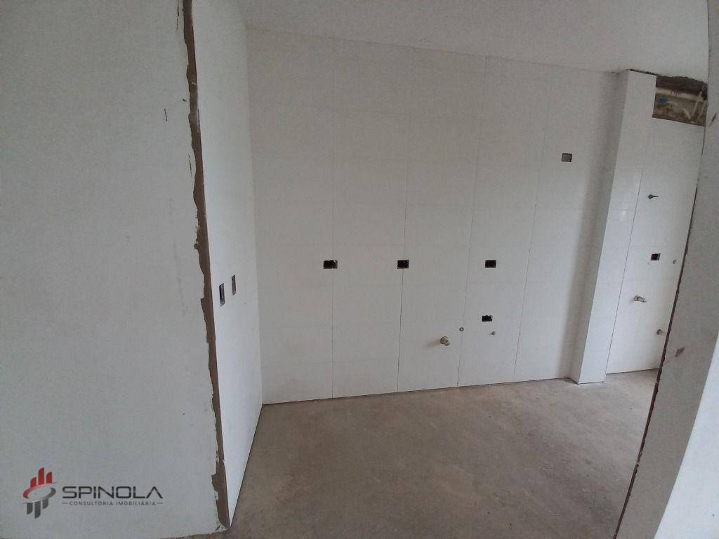 Apartamento à venda com 2 quartos, 66m² - Foto 13