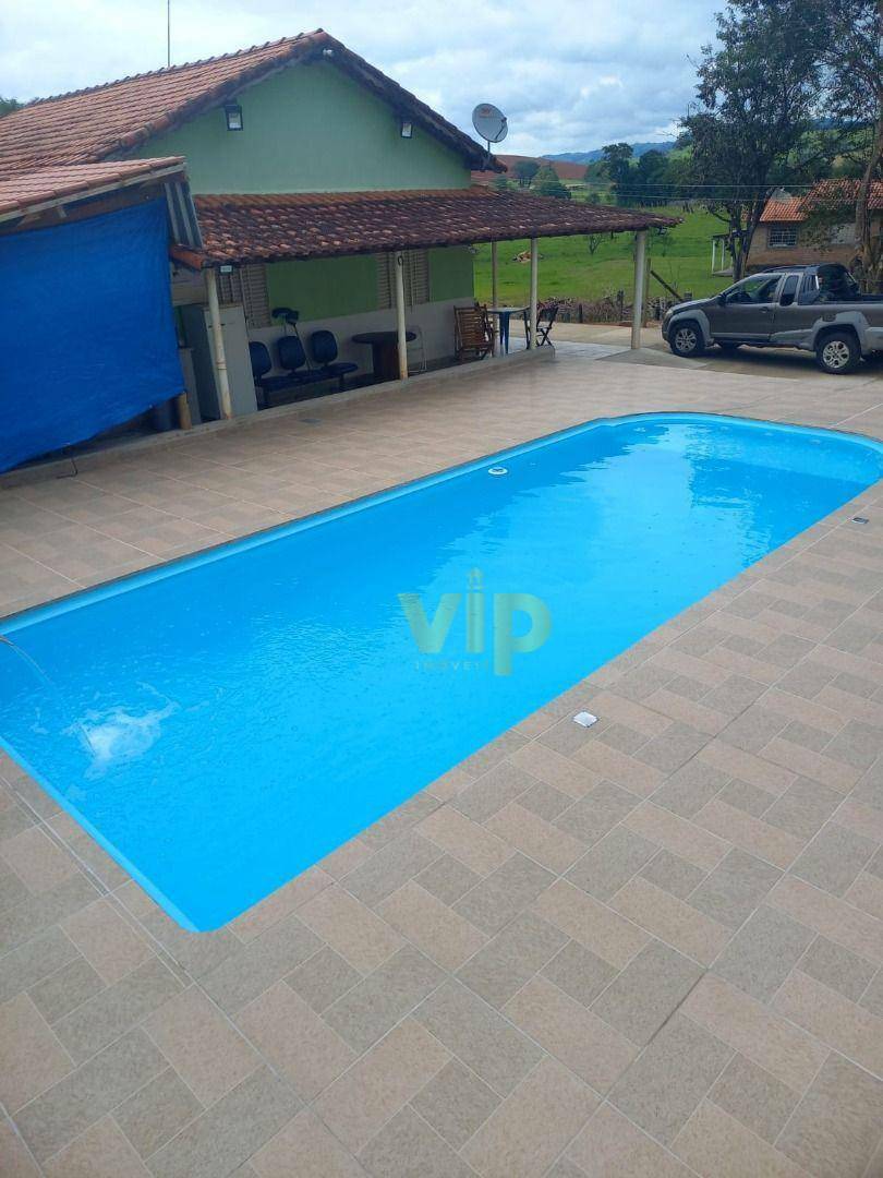 Chácara à venda com 2 quartos, 200m² - Foto 1