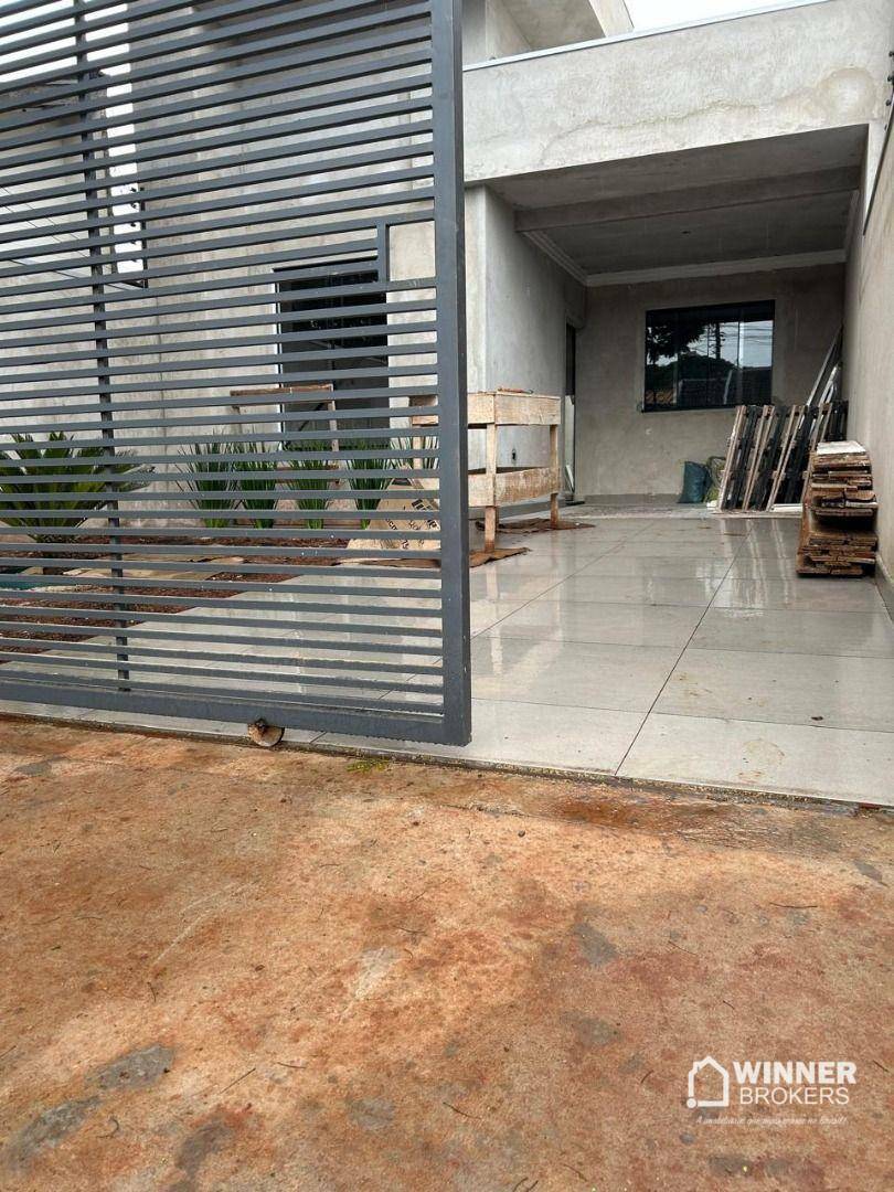 Casa à venda com 3 quartos, 78m² - Foto 1