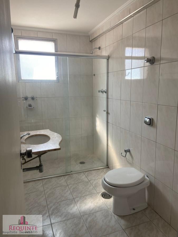 Apartamento para alugar com 3 quartos, 150m² - Foto 8