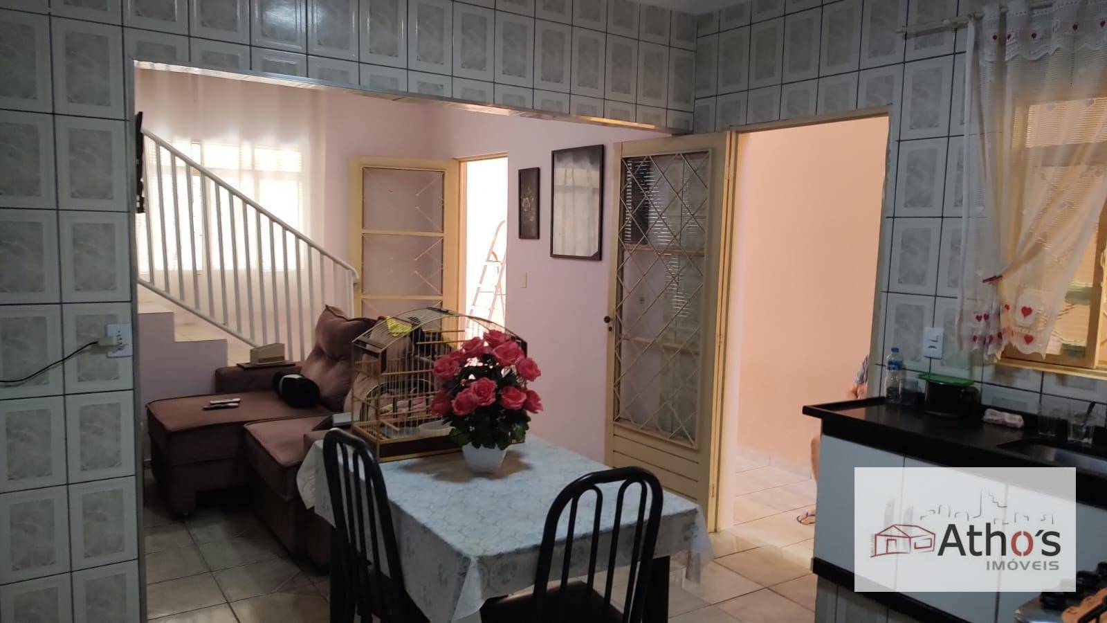 Casa à venda com 4 quartos, 171m² - Foto 1