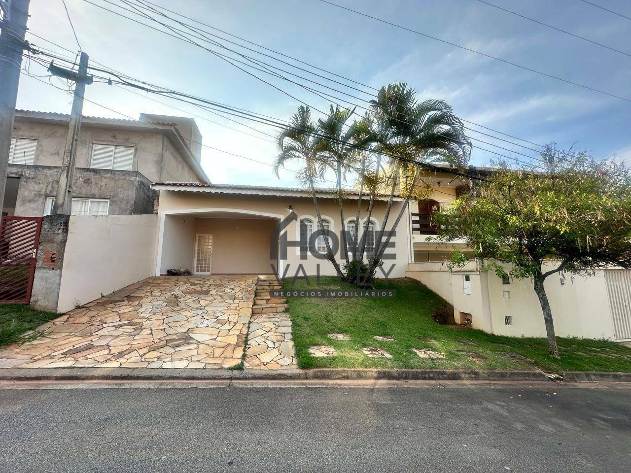 Casa de Condomínio para alugar com 3 quartos, 120m² - Foto 1