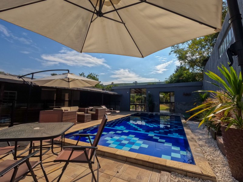 Chácara à venda com 4 quartos, 320m² - Foto 2