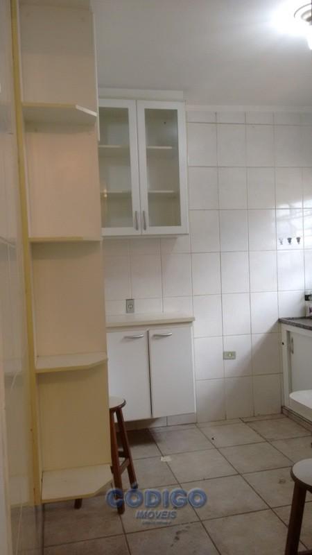 Casa para alugar com 1 quarto, 70m² - Foto 2