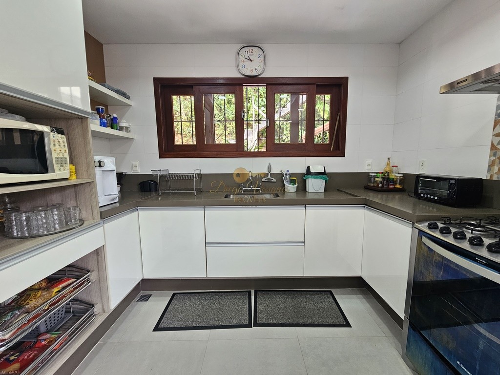 Casa à venda com 3 quartos, 200m² - Foto 21