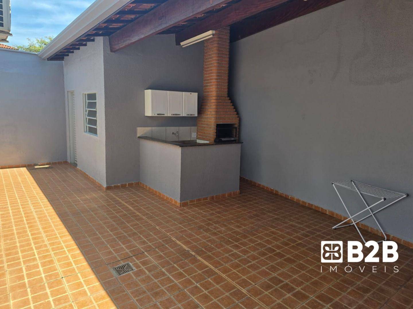 Casa à venda com 5 quartos, 290m² - Foto 2