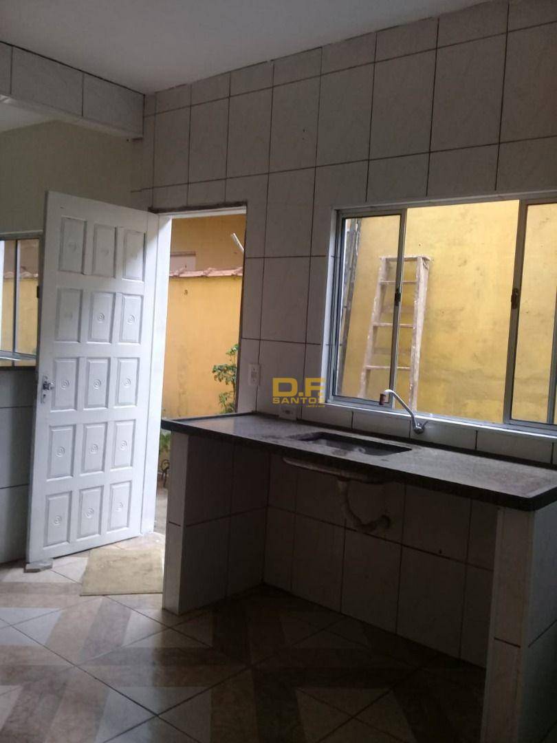 Casa à venda com 3 quartos, 1m² - Foto 3