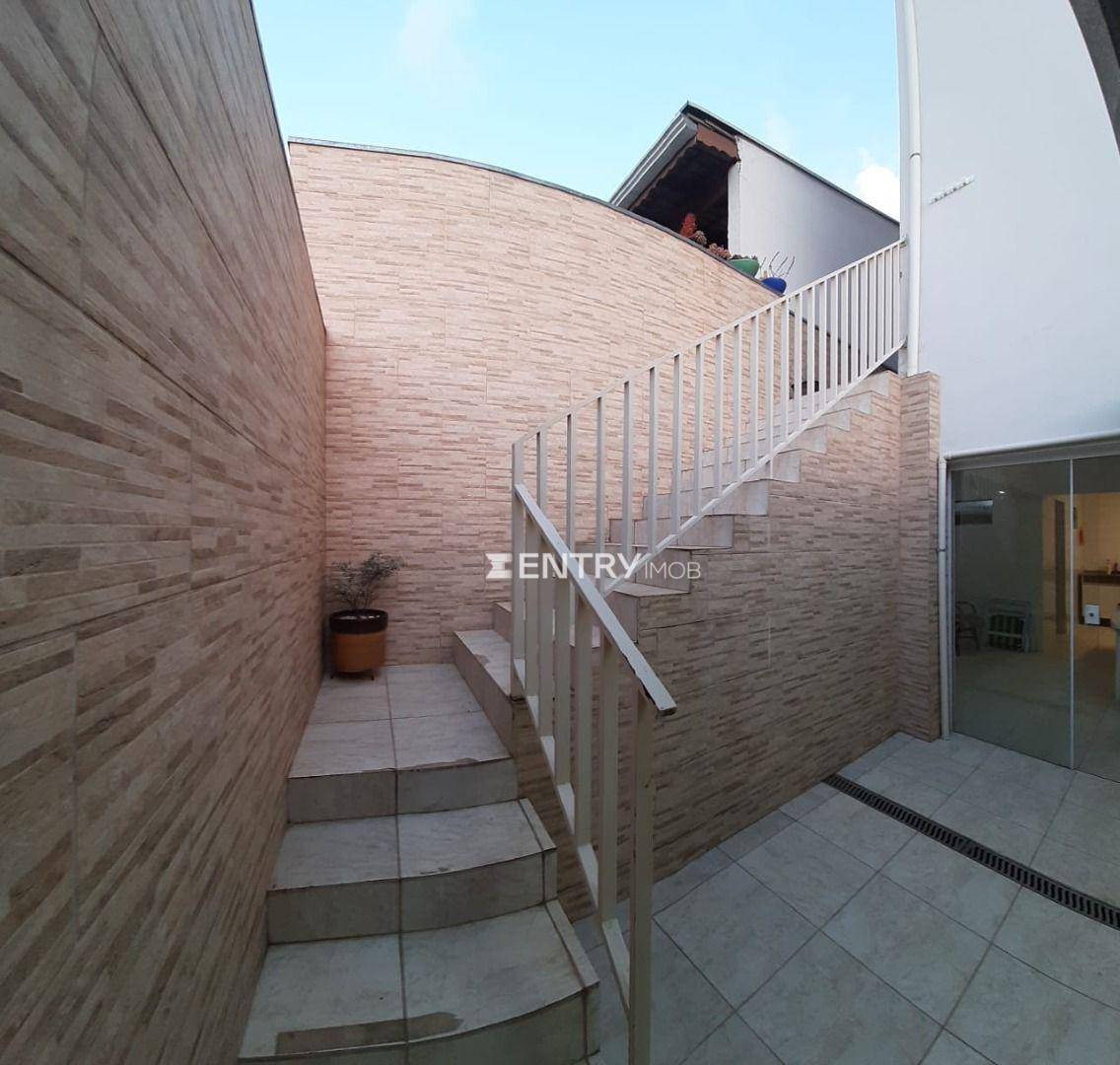 Casa à venda com 3 quartos, 211m² - Foto 21