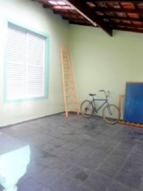 Sobrado à venda com 3 quartos, 180m² - Foto 1