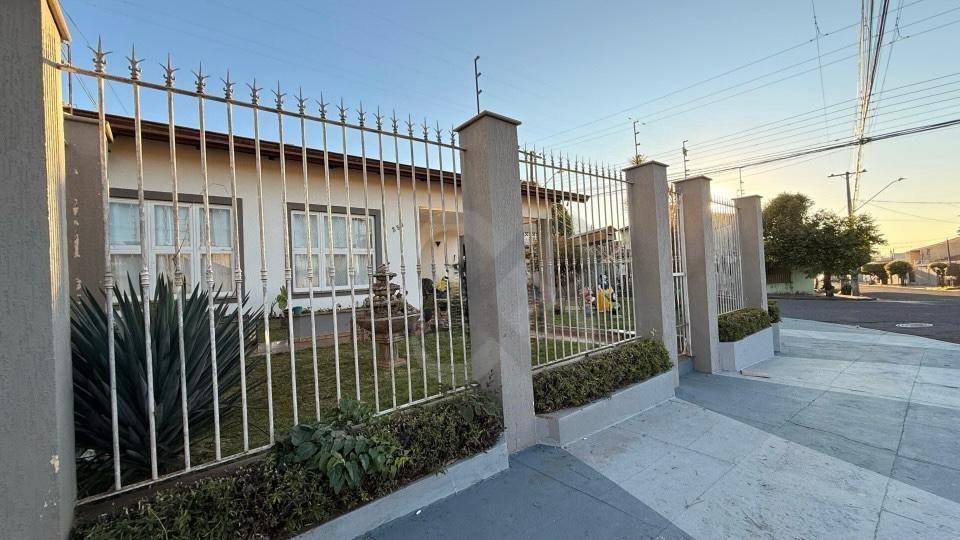 Casa, 3 quartos, 240 m² - Foto 1