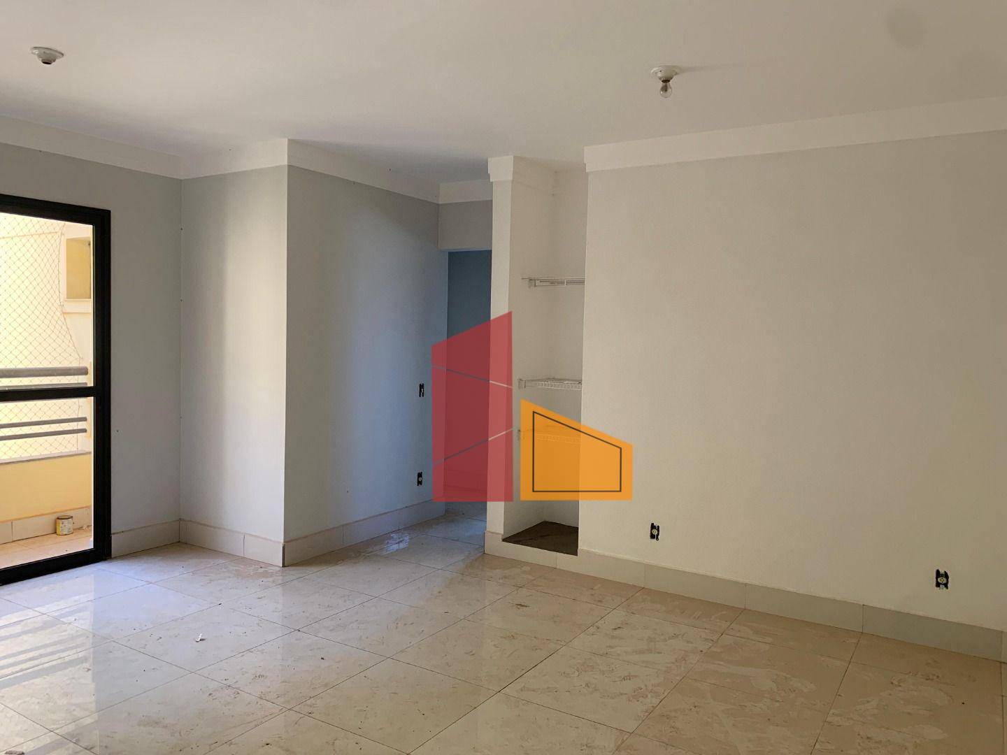 Apartamento à venda com 3 quartos, 102m² - Foto 2