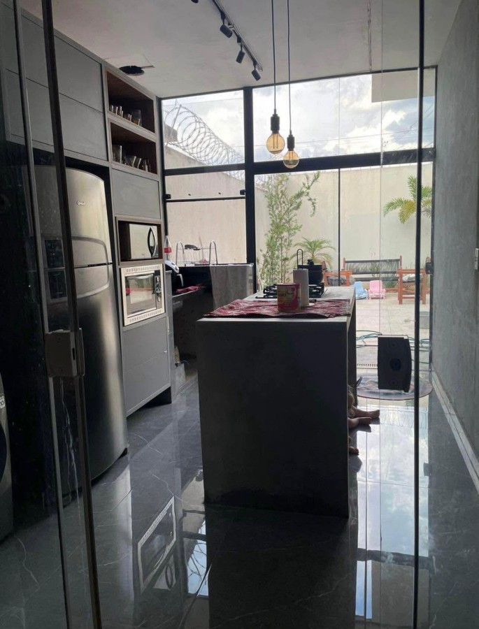 Casa à venda com 2 quartos, 200m² - Foto 4