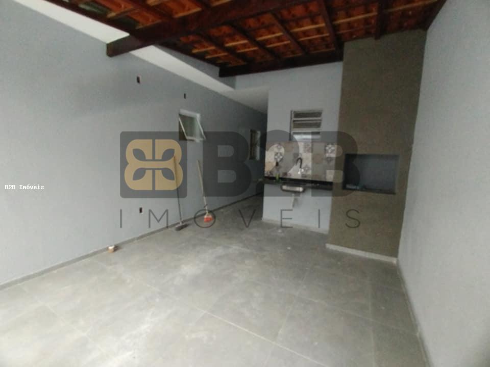 Casa à venda com 3 quartos, 111m² - Foto 3