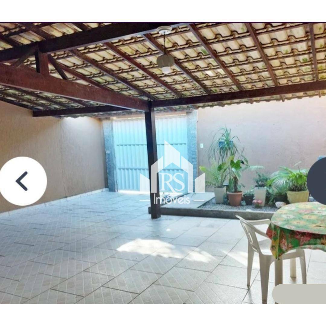 Casa à venda com 4 quartos, 252m² - Foto 2