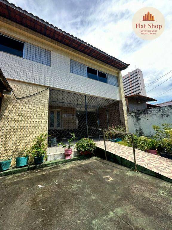 Casa à venda com 4 quartos, 300m² - Foto 1