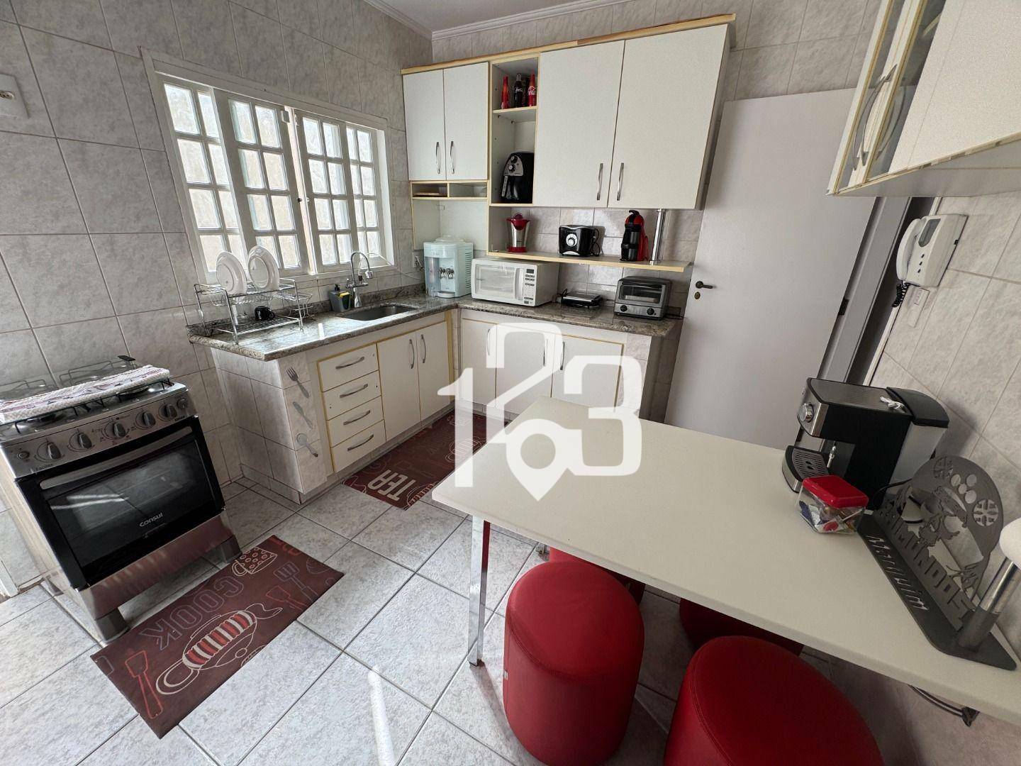 Casa à venda com 3 quartos, 209m² - Foto 15