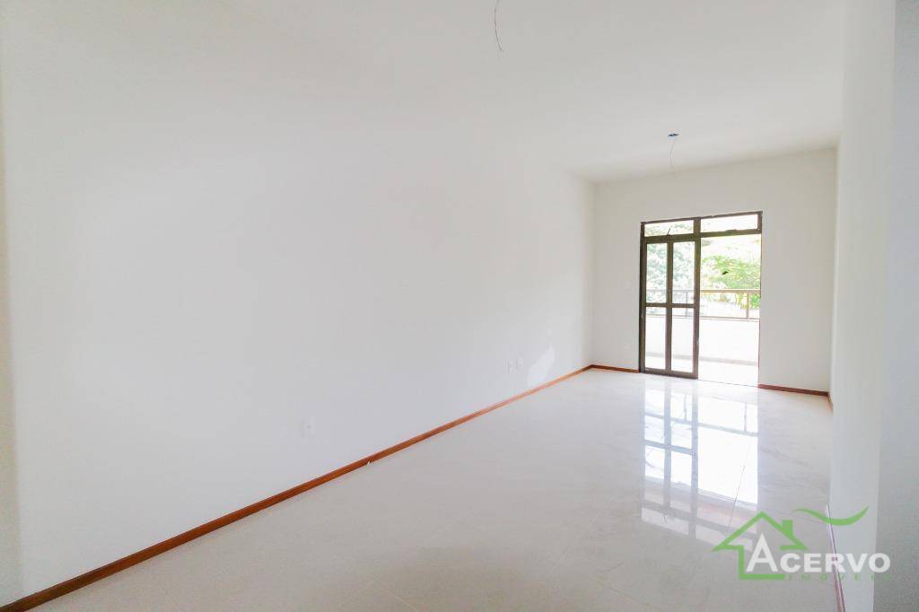 Apartamento à venda com 3 quartos, 92m² - Foto 2