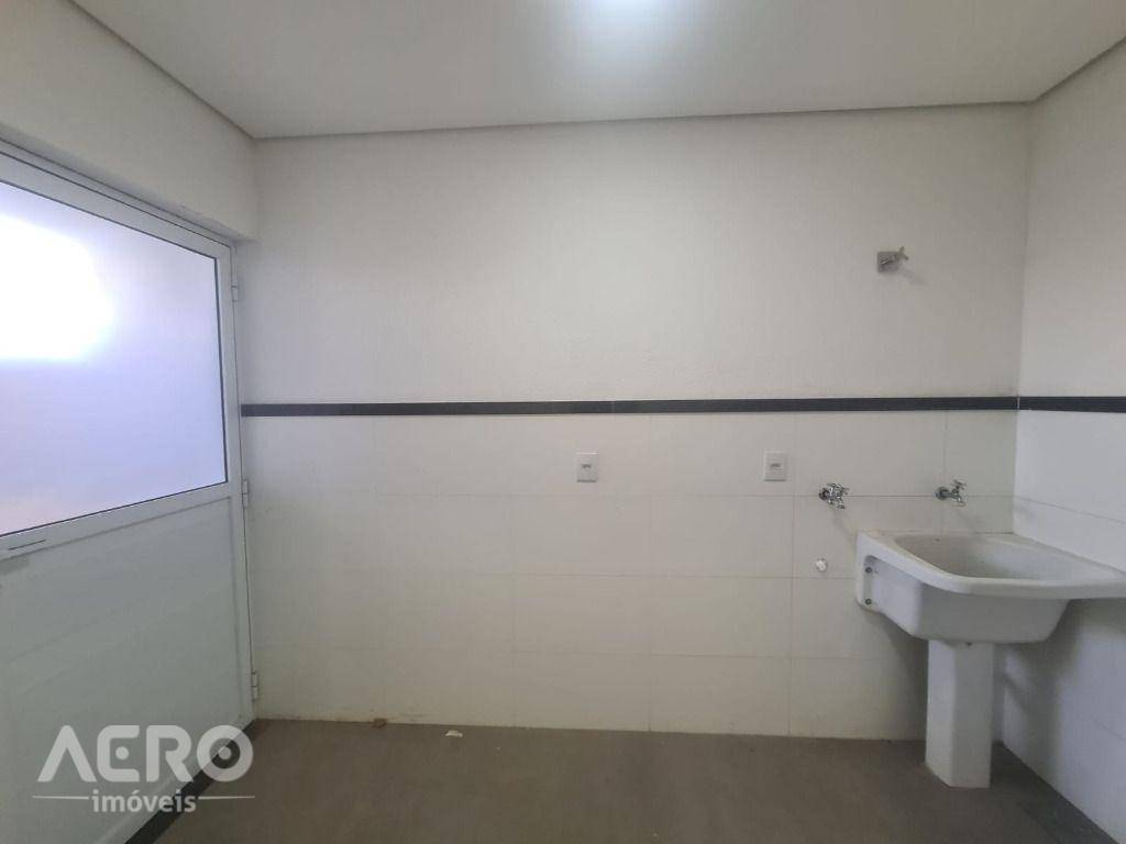 Casa de Condomínio à venda com 3 quartos, 256m² - Foto 5