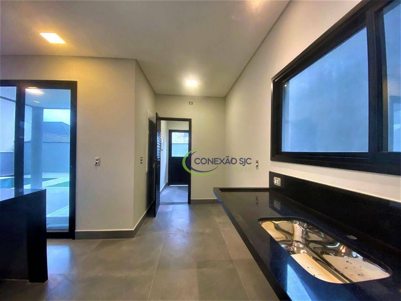 Sobrado à venda com 4 quartos, 284m² - Foto 1