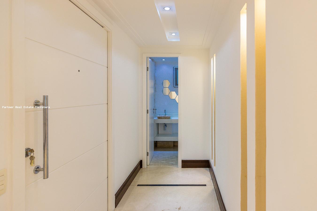 Apartamento à venda com 3 quartos, 207m² - Foto 32