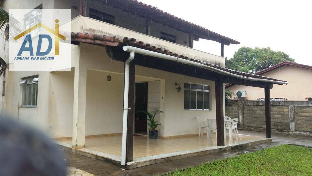 Casa à venda com 4 quartos, 236m² - Foto 1