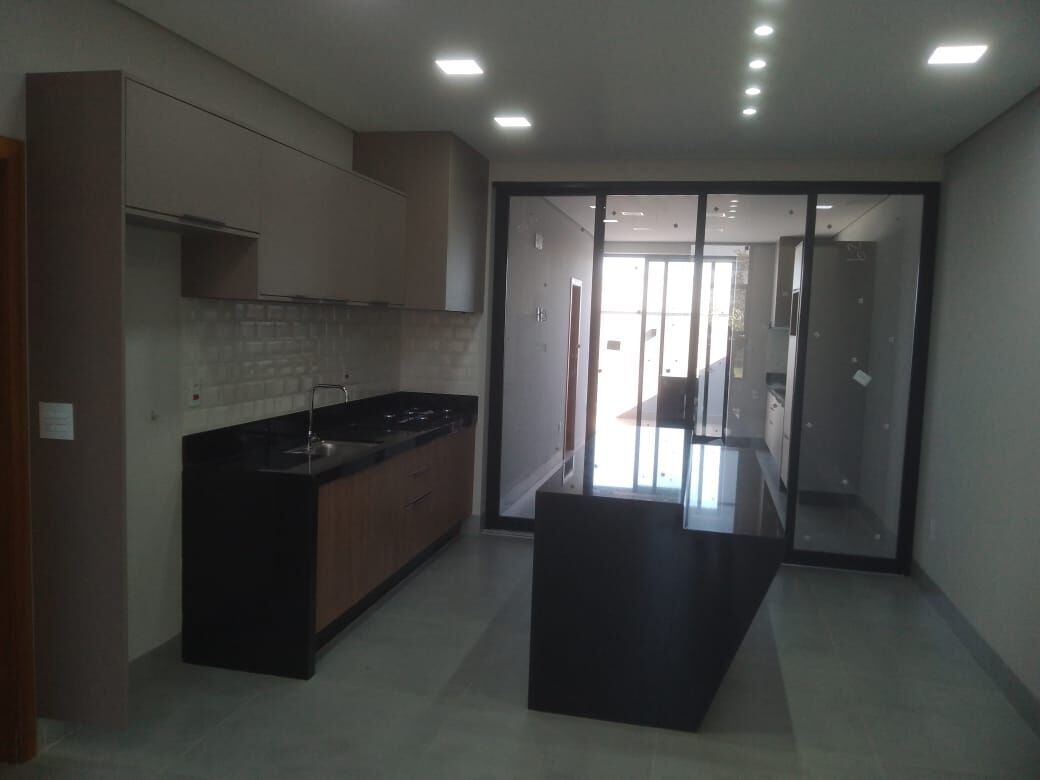 Casa à venda com 3 quartos, 148m² - Foto 2