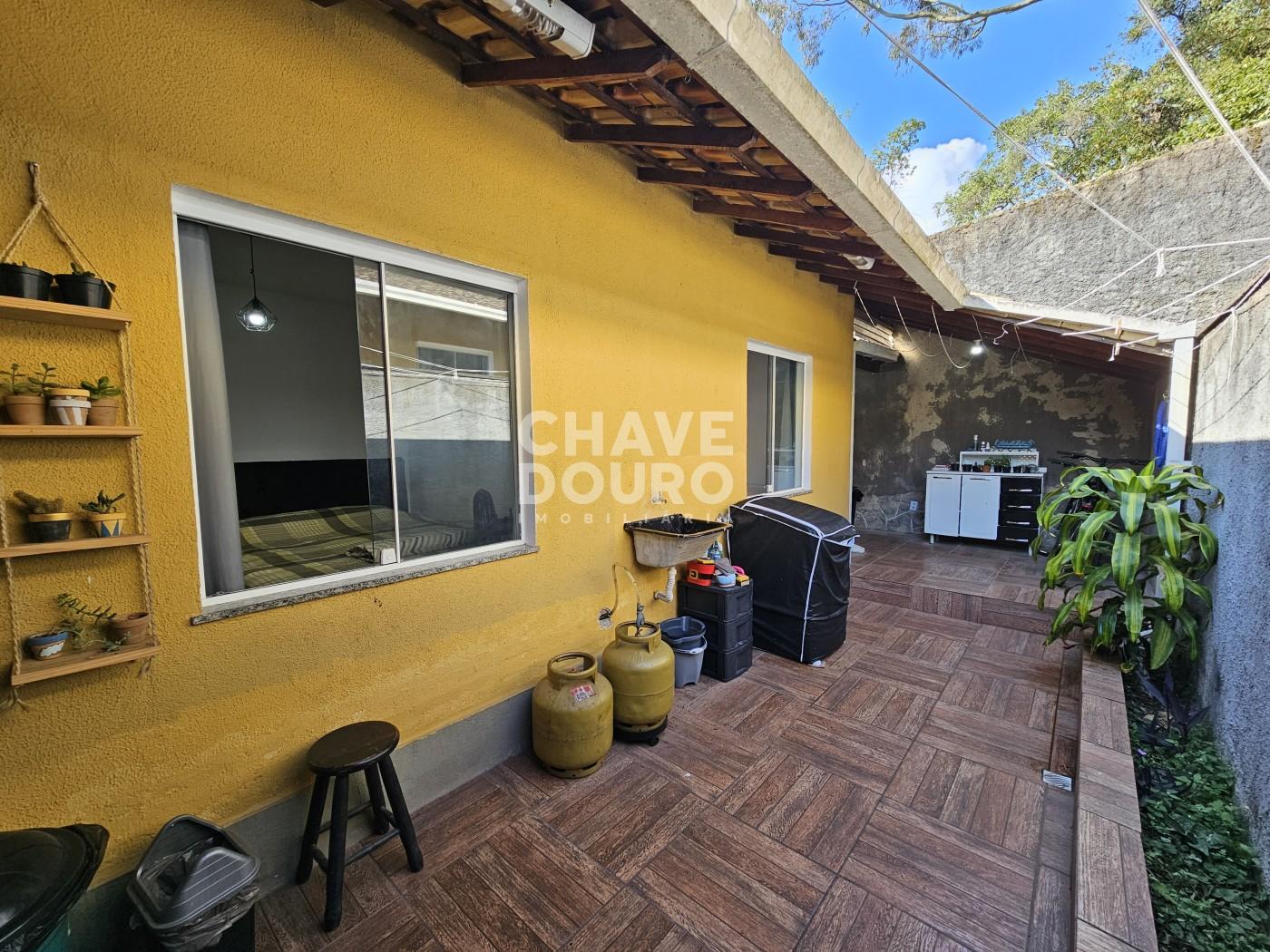 Casa à venda com 2 quartos, 52m² - Foto 24