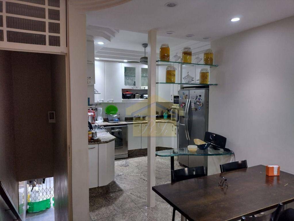 Casa à venda com 3 quartos, 313m² - Foto 5