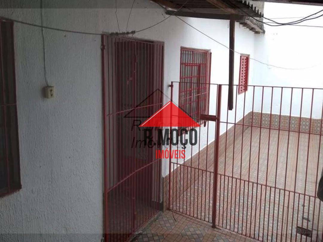 Casa à venda com 5 quartos, 131m² - Foto 24