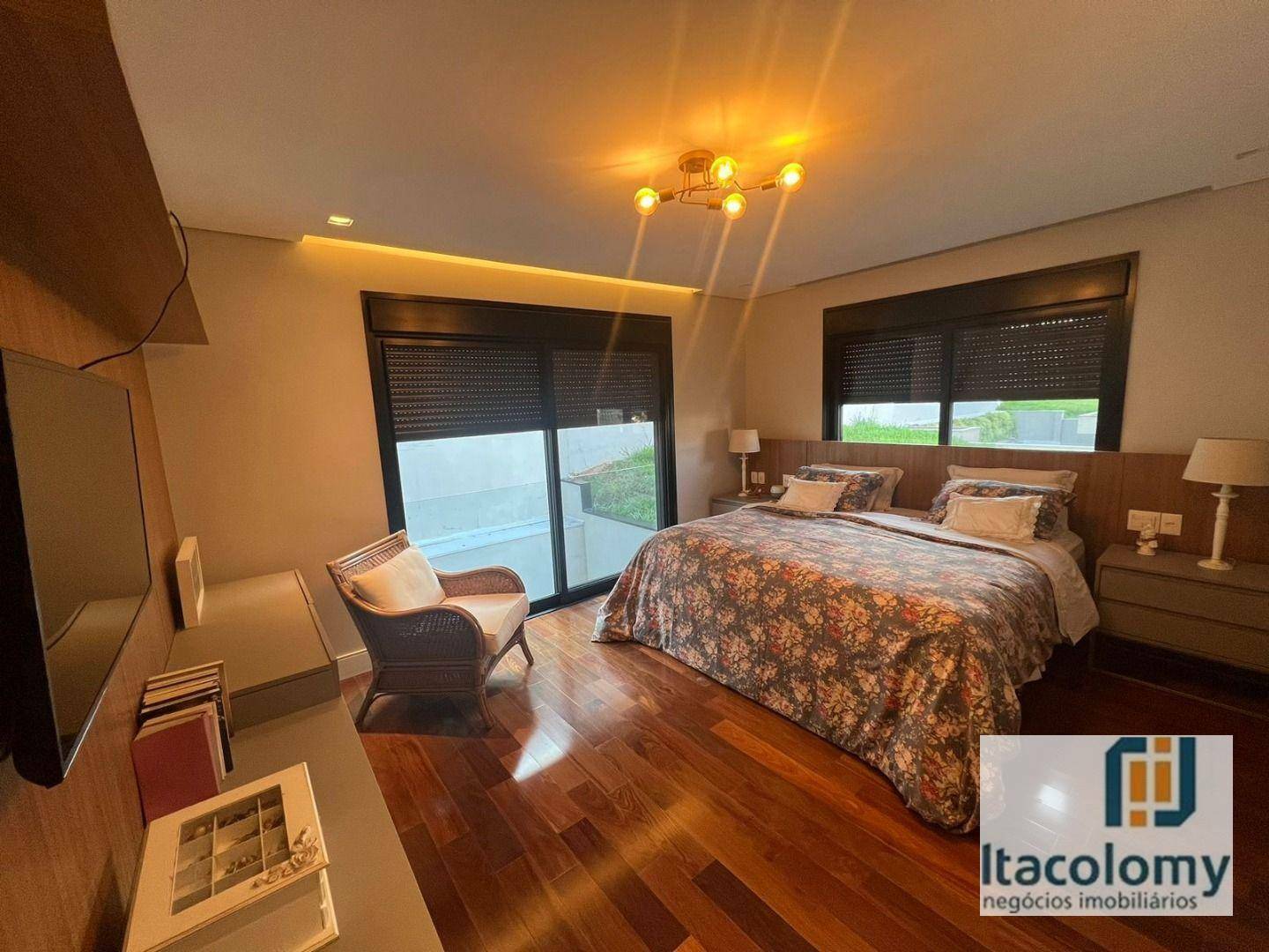 Casa de Condomínio à venda com 4 quartos, 440m² - Foto 13