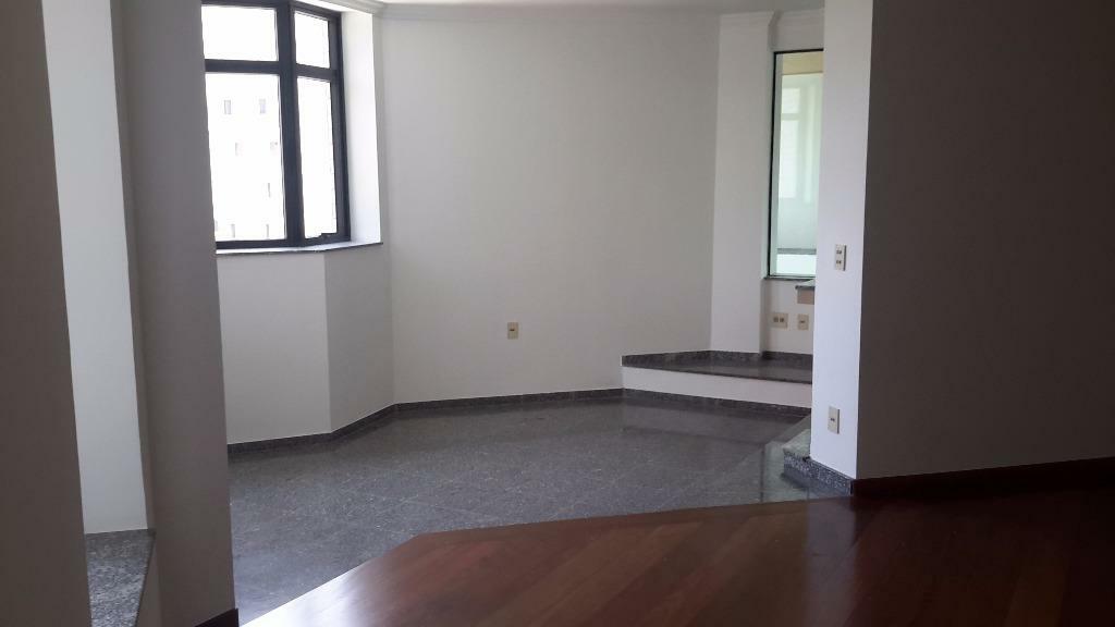 Apartamento à venda com 3 quartos, 300m² - Foto 2